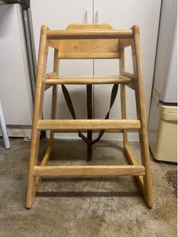 Thunder Group Wooden high chair , natural finish