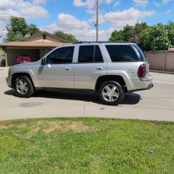 Chevy Ut.         2005.               2,500.                  Runs Great Ac,