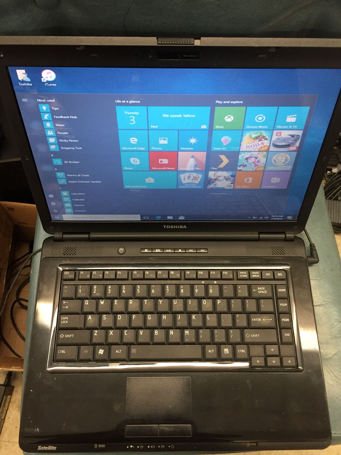 Toshiba satellite AMD Turion 64 X2 2ghz 4 Gb ram, 320gb win 10 Dvdrw webcam