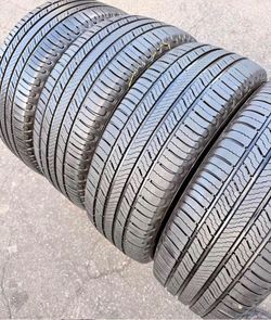 225/65/17 Michelin vendo un set de llantas usadas excelente condiciones de vida las 4 ✅🤩I am selling a set of used tires, all 4 in excellent living c