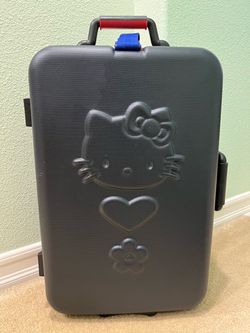 HELLO KITTY SUITCASE