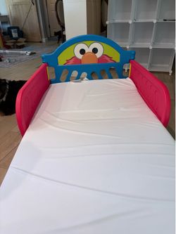 Elmo toddler bed with little dreamer mattress