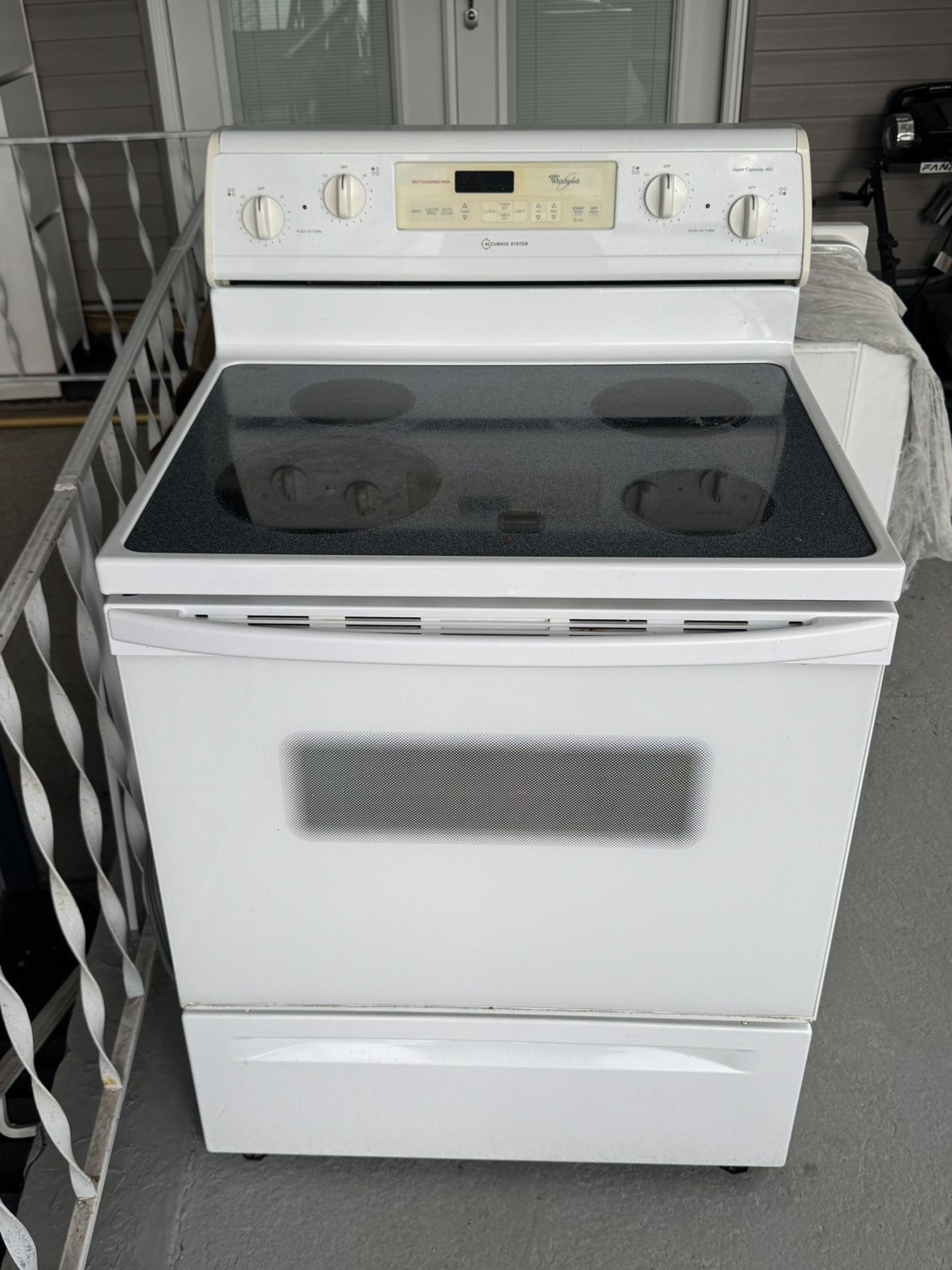 Electric Stove , Dishwasher And Range Microwave With Exhaust
