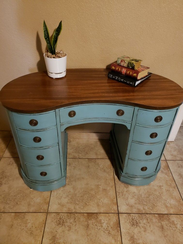 Vanity/desk
