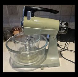 Vintage Avacado Green Sunbeam Mixmaster