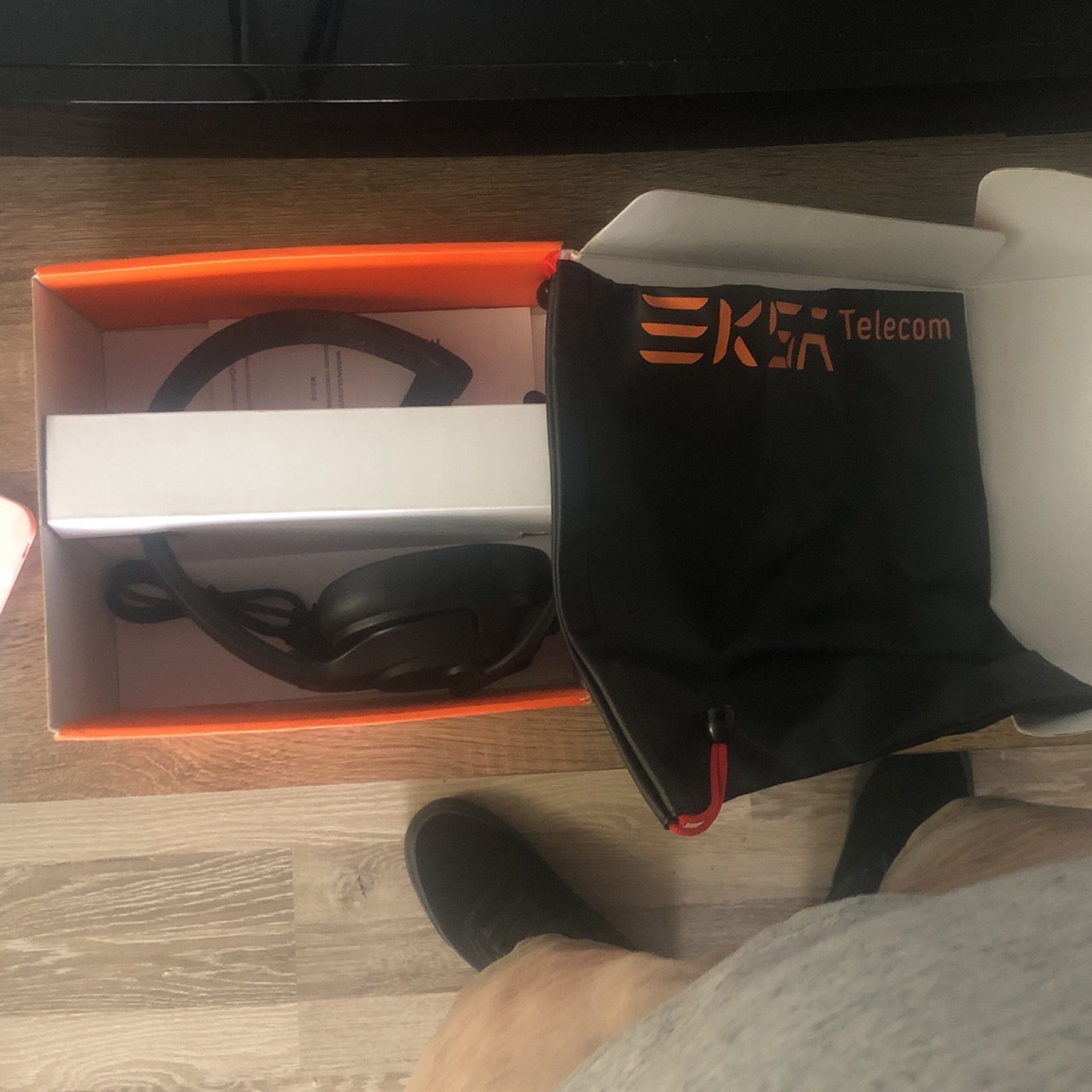 KSA Telecom Wireless Headset , Están Nuevos No Los Use Pido 45$