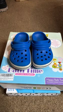 Unisex Crocs Size 7