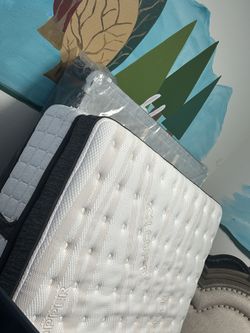 Queen bed full set