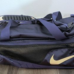 RARE NIKE Washington Huskies Purple Brasilia Team Gym Exercise Duffel Bag