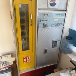 Old Pepsi Bottle Machine