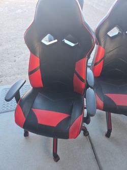 Black and Red Racing Style Gaming Chair