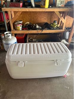 Igloo Cooler