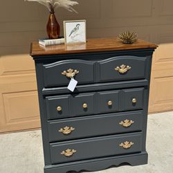 Beautiful 4 Drawer Wood Tall Dresser. Delivery Available 