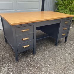 Vintage Circa 1940s-50s Teachers Desk