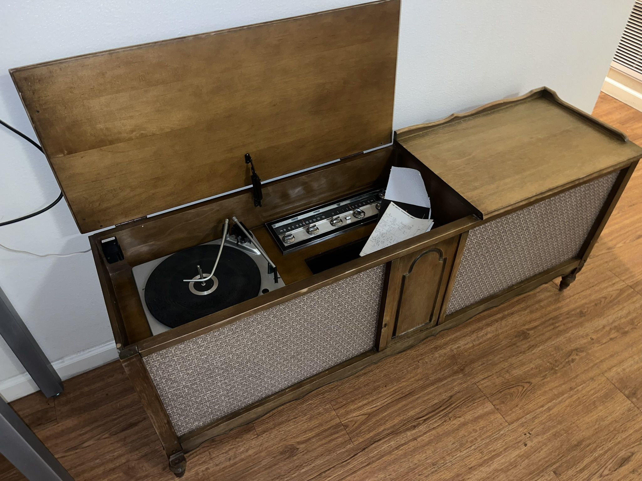 Vintage Stereo Console 