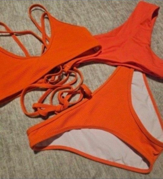 Time & Tru Bikini Set in Orange - Size M.edium,