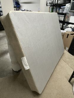 Queen Bed Base/Mattress Support - Clean & Sturdy