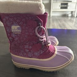 Girls snow boots size 3