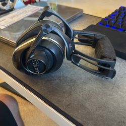 Blue Mo-Fi Headphones with Integrated Audiophile Amplifier. Excellent condition