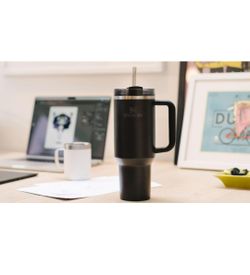 STANLEY Quencher H2.0 Tumbler with Handle and Straw 40 oz | Flowstate 3-Position Lid | Cup Holder Compatible for Travel | Insulated Stainless Steel Cu