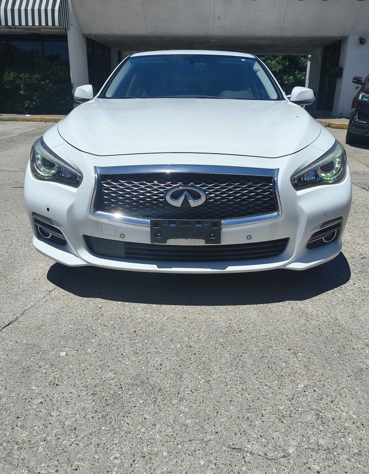 2017 Infiniti Q50 Hybrid