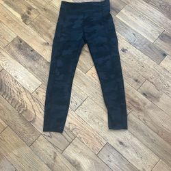Lululemon Align Leggings Size 6 Black Camo