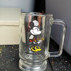 Vintage Minnie mouse beer mug (UV)