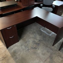 Corner desk 