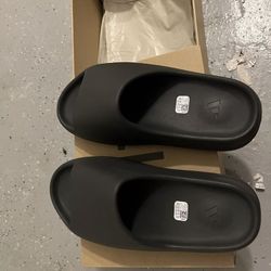 Adidas Yeezy Slides Onyx Size 5 / 6 / 10 / 11