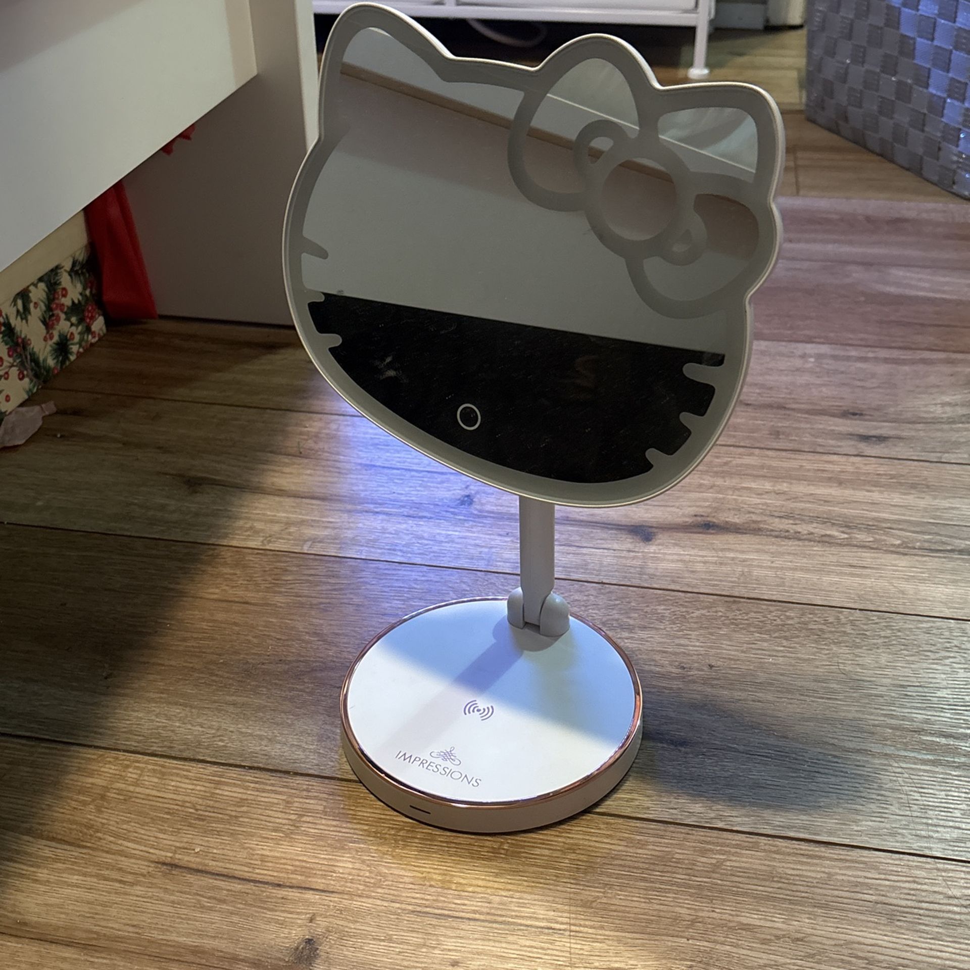 Hello Kitty Impressions Vanity LED mirror