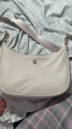 Lulelemon side purse