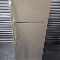 GE Top And Bottom Fridge 