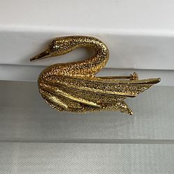 Dubarry 5th Avenue 1950’s Gold Plated Swan Brooch With Crystal Eye