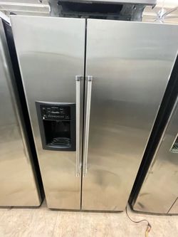 ❄️ GE Arctica Stainless Steel Side-by-Side Refrigerator – Refurbished! 🧊