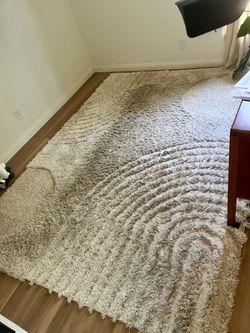 Aesthetic Geometric Pattern 6’7” x 9’ Cream Shag Rug