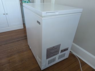 5 cu. Ft. Freezer (Magic Chef)