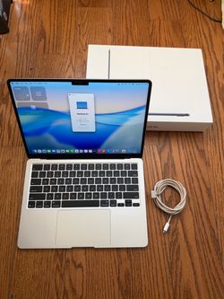 Apple MacBook Air 2025 M4 16GB RAM 256GB SSD Fully Functional with MagSafe charging cable and M4 box.