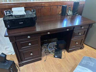 Executive Desk (Sauder)