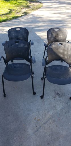 Caper Stacking Chairs ( Herman Miller)