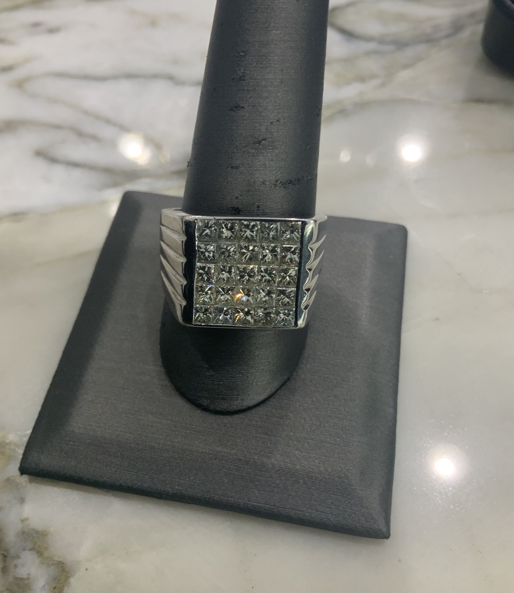 Genuine Princess Cut Diamonds 2.78 Carats 18kt White Gold 21.7 Grams Solid VSI G-H Ring
