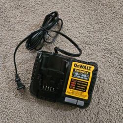 Dewalt Charger DCB1104