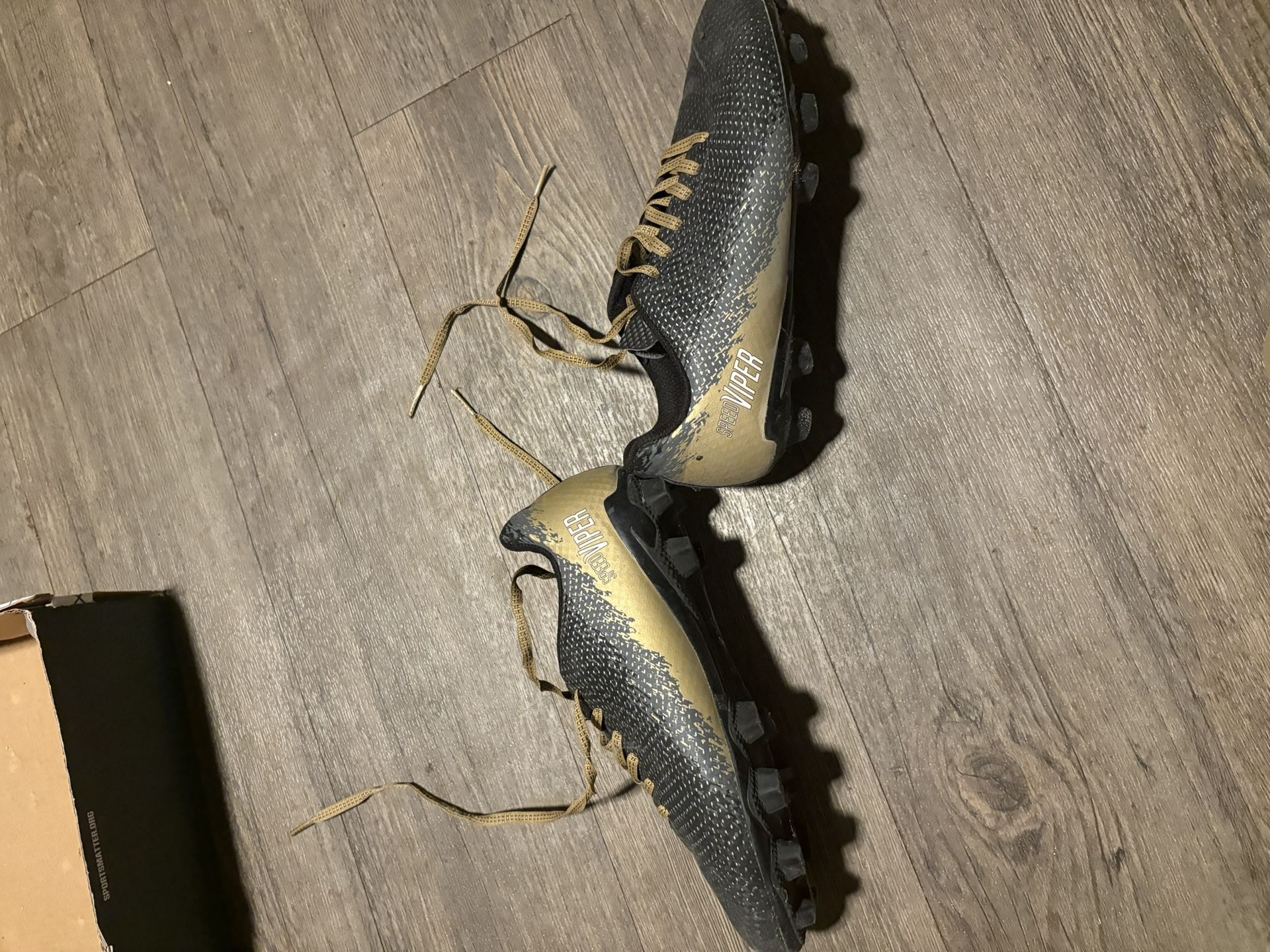 Kids 4.5 Cleats Soccer / Football