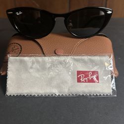 Women’s Ray Ban Sunglasses, Case and Cleaning Cloth Brand New