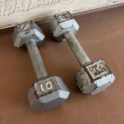 One Set Of Iron 10 Pound Dumbells Dumbels 