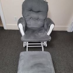 Storkcraft Hoop Glider Nursery Rocking Chair and Ottoman