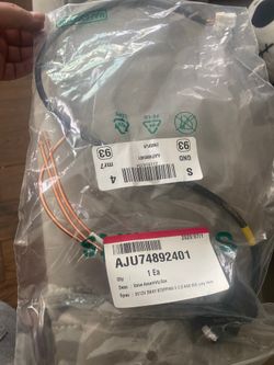 Valve assembly, gas
