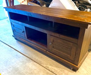 Entertainment center