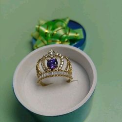Anillo Oro10K con piedras zirconia