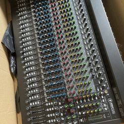 I Sale New Mixer 32 Channels 
