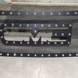 GMC SERRIA GRILLE